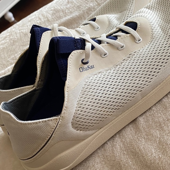 OLUKAI Men's White Casual Shoes - Picture 9 of 16